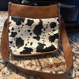 Cow print crossbody 🐄